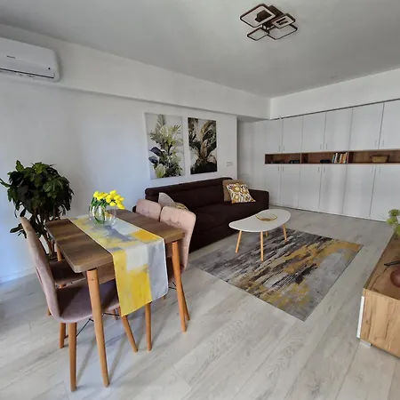 Bright Large 2br Apt With An Emperor-size Bed Apartman Bukarest