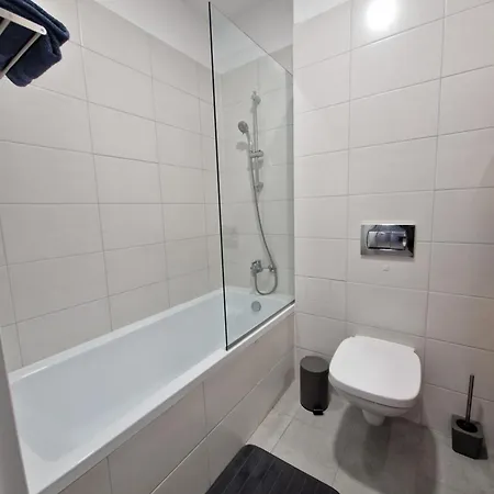 Apartament Bright Large 2br Apt With An Emperor-size Bed Bukareszt