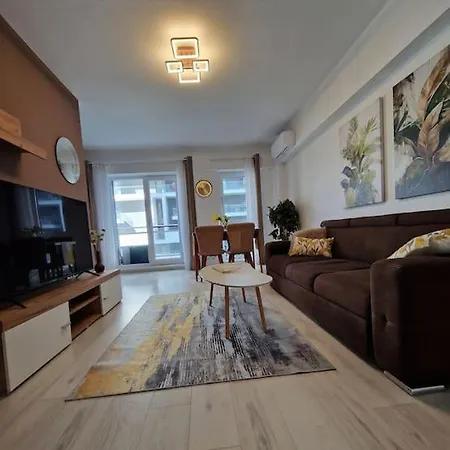 Bright Large 2br Apt With An Emperor-size Bed Apartment *