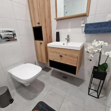Apartment Bright Large 2br Apt With An Emperor-size Bed Bukarest
