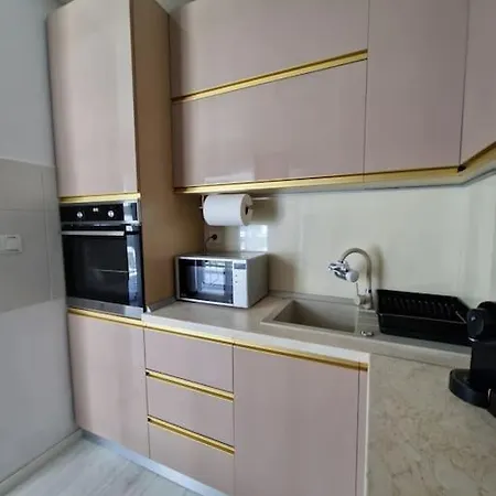 Bright Large 2br Apt With An Emperor-size Bed Apartament Bukareszt