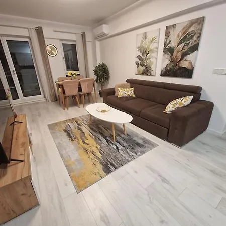 Bright Large 2br Apt With An Emperor-size Bed * Bukarest