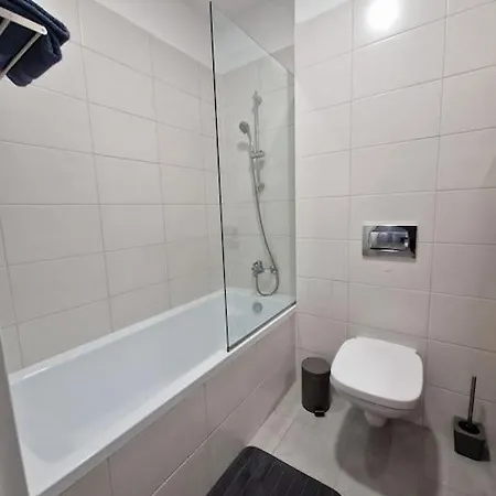 Apartament Bright Large 2br Apt With An Emperor-size Bed